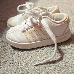 Toddler sneakers